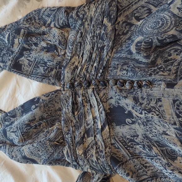 Lowcut backless BCBG Maxazria dress size 2 - Picture 5 of 5